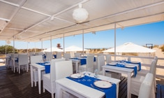 Zugang zur Strandbar in Huelva