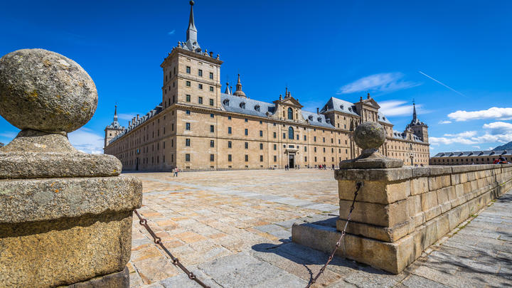 a statue of a stone building