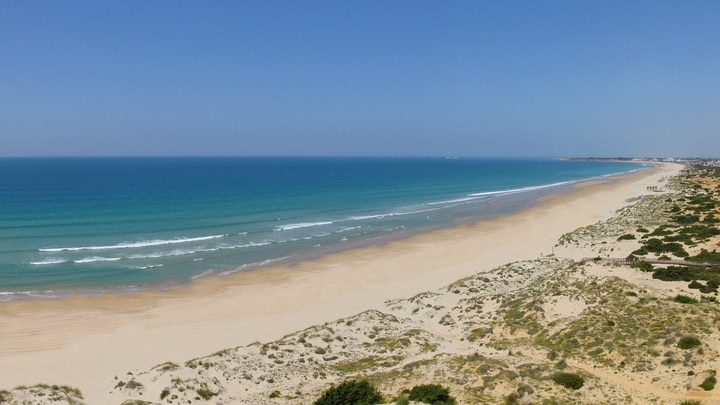 ein Sandstrand am Meer