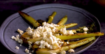 un plato de comida