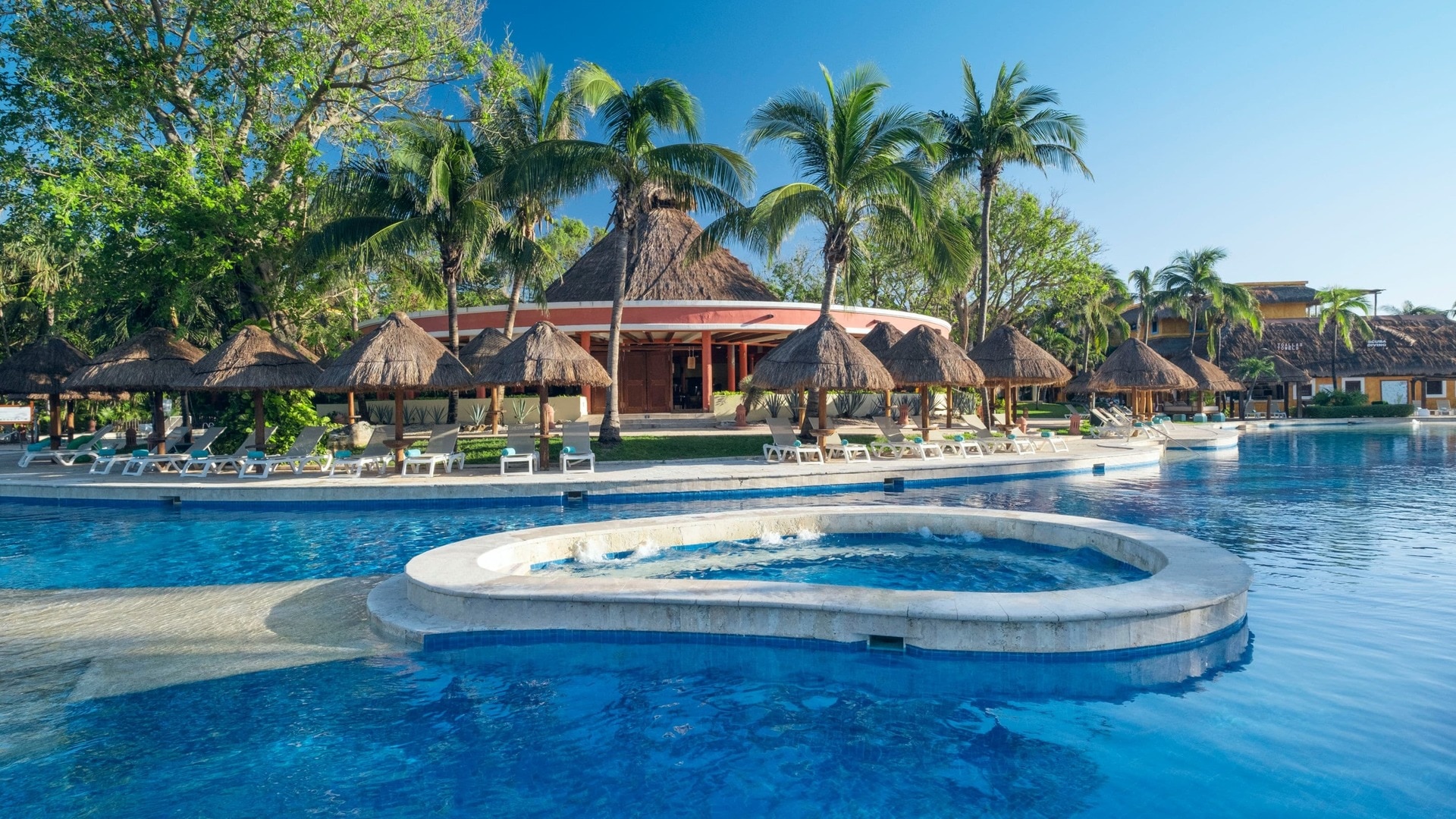 Family AllInclusive resort in Riviera Maya Iberostar Waves Tucán ®️