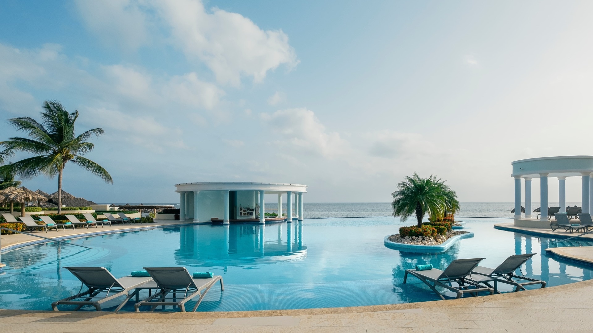 ROA (Iberostar Selection Rose Hall Suites) Sunset Bay Aqua Bar - Matterport 360