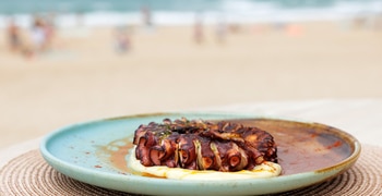 ein Teller mit Essen