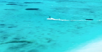 Una persona en un barco